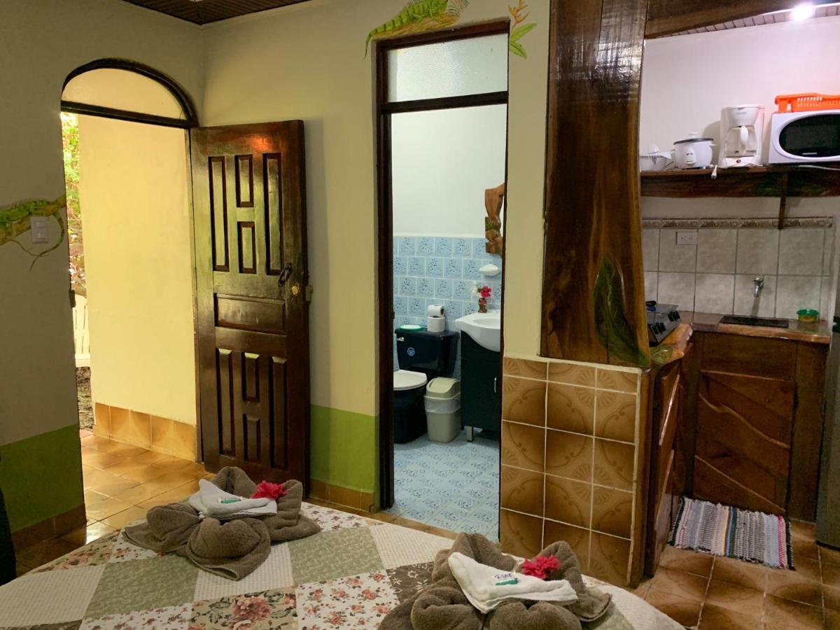 Cabinas Tito Cahuita Ngoại thất bức ảnh