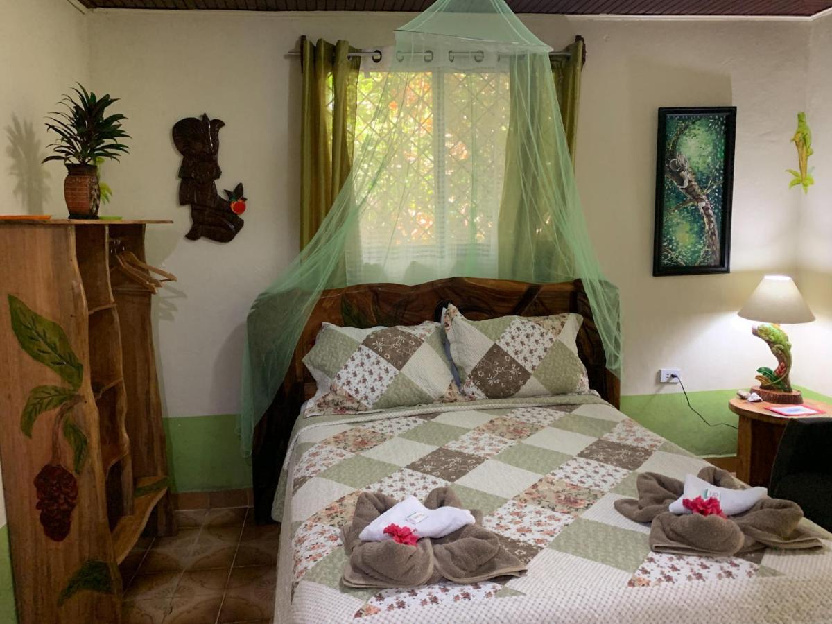Cabinas Tito Cahuita Ngoại thất bức ảnh