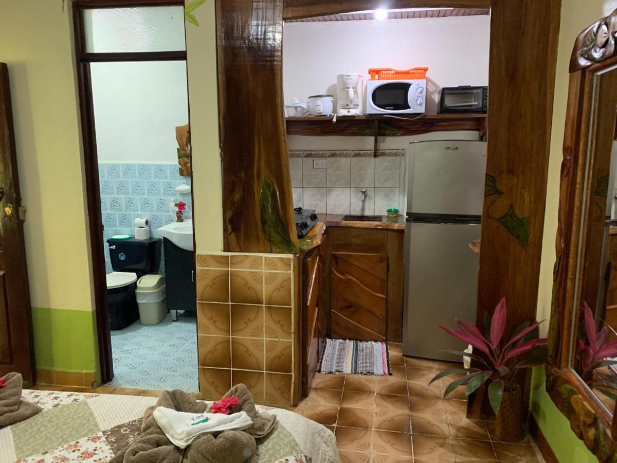 Cabinas Tito Cahuita Ngoại thất bức ảnh