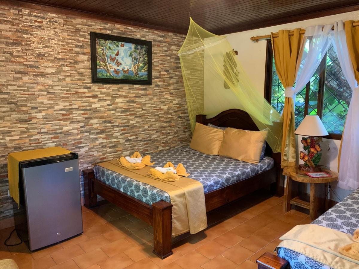 Cabinas Tito Cahuita Ngoại thất bức ảnh
