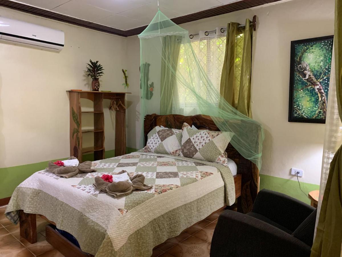 Cabinas Tito Cahuita Ngoại thất bức ảnh