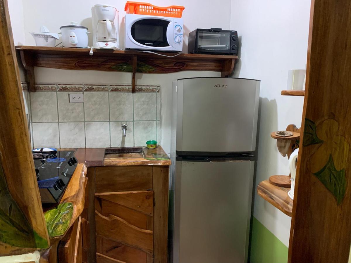 Cabinas Tito Cahuita Ngoại thất bức ảnh