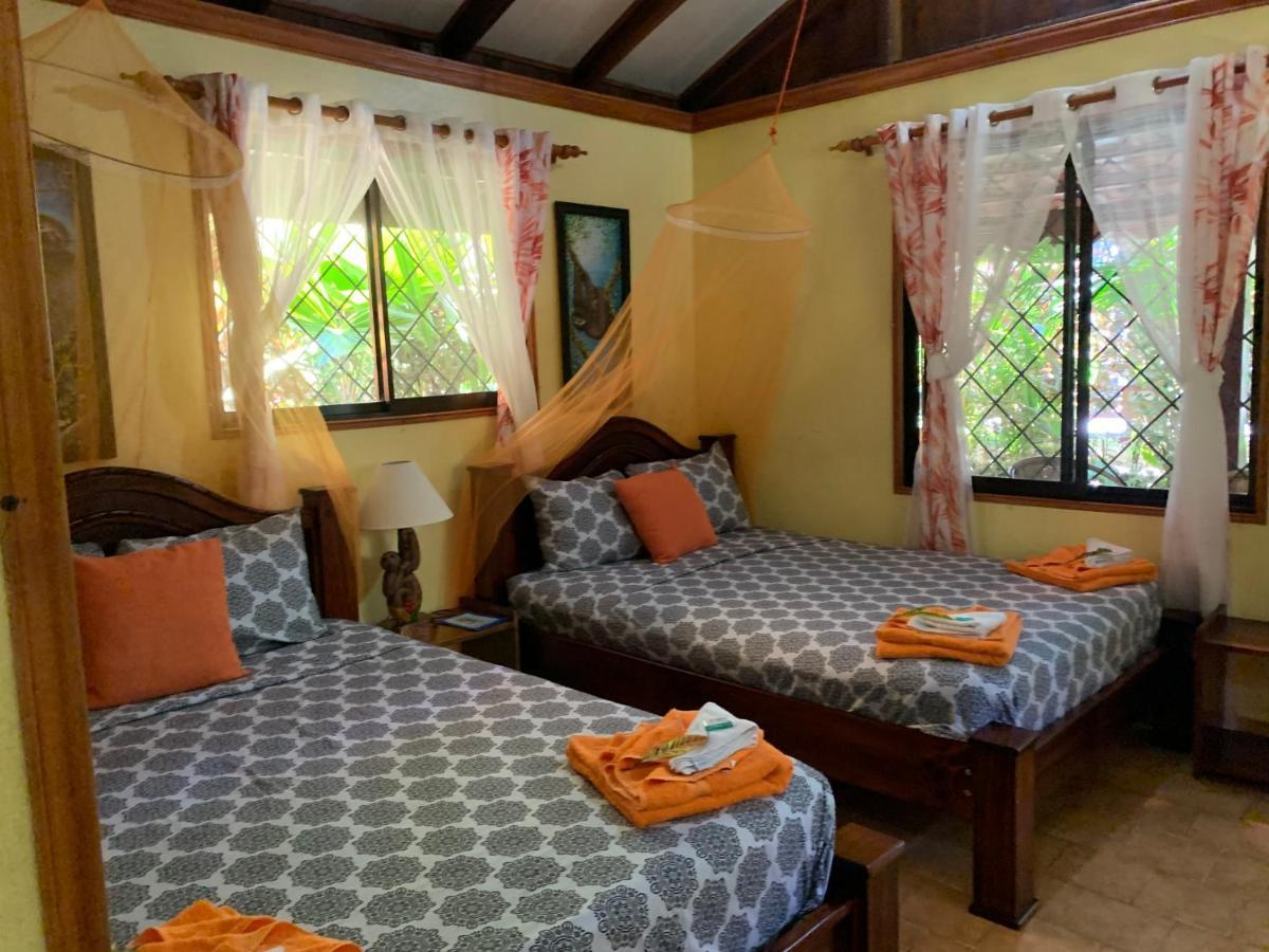 Cabinas Tito Cahuita Ngoại thất bức ảnh