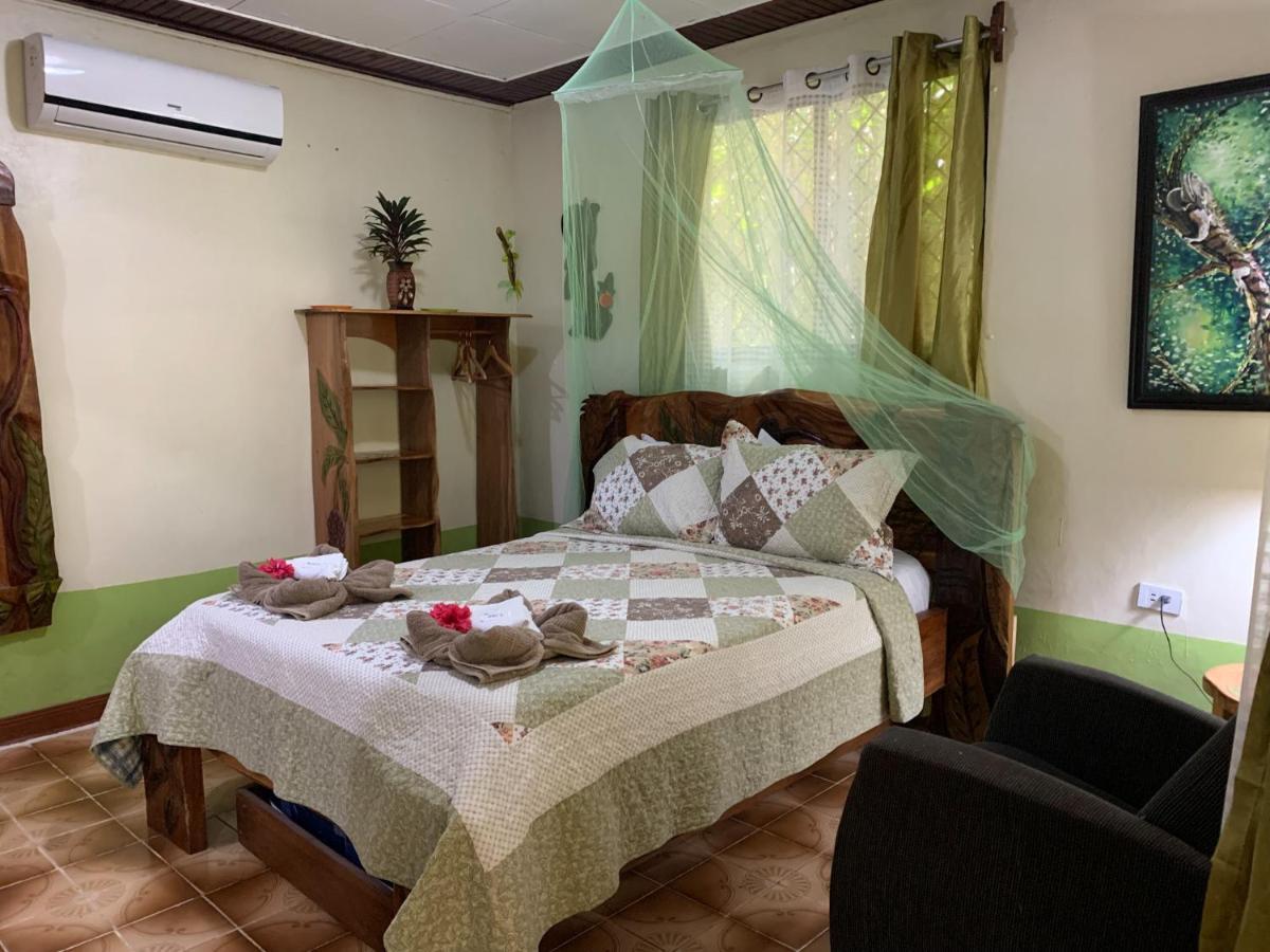 Cabinas Tito Cahuita Ngoại thất bức ảnh