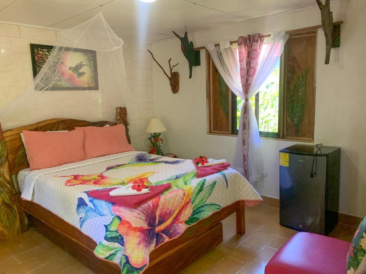 Cabinas Tito Cahuita Ngoại thất bức ảnh